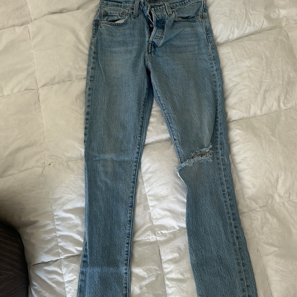 Levi’s - Picture 4 of 7